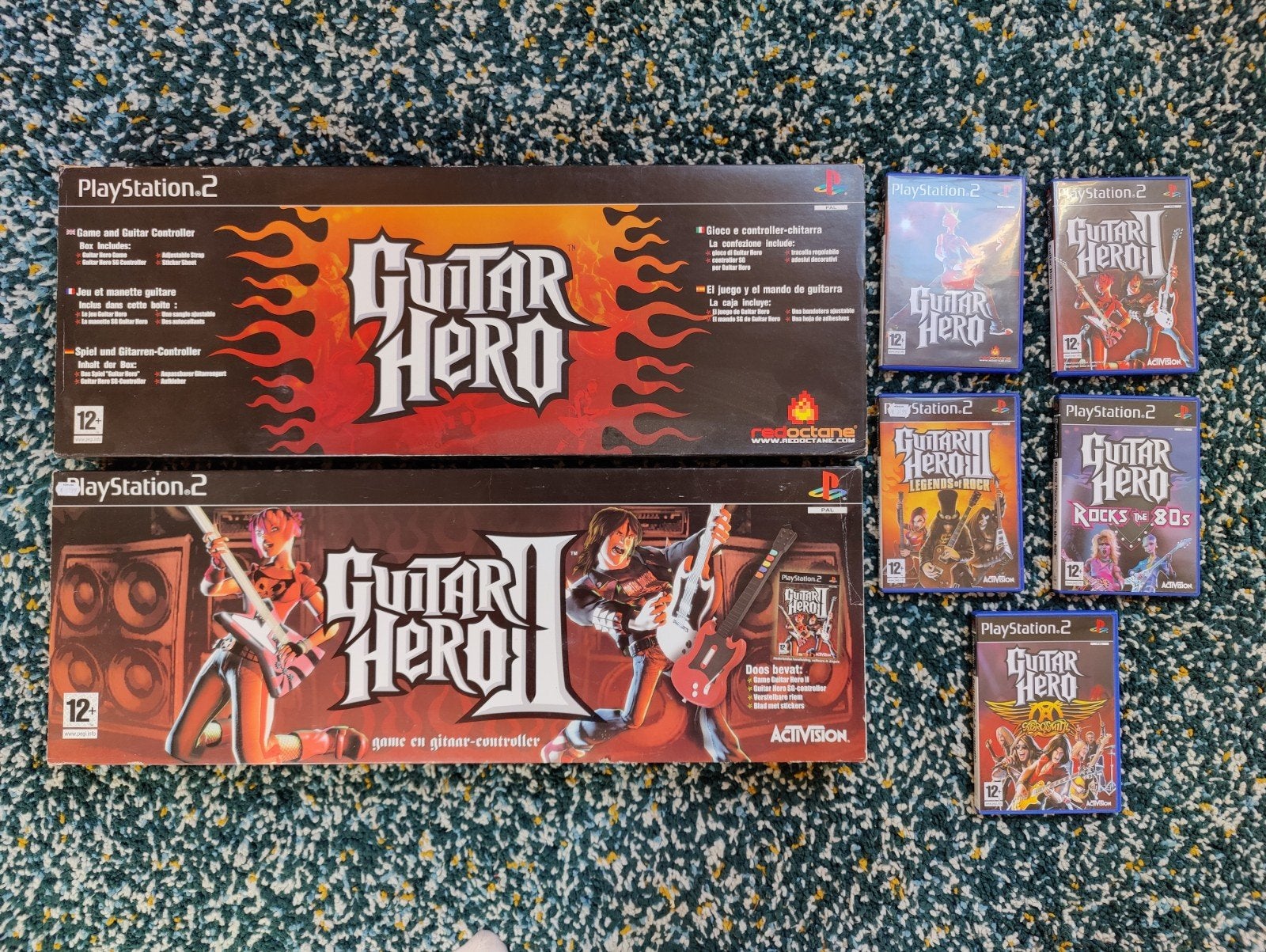 Guitar Hero PS2 Bundel: 2 Gitaren en 5 Games, Spelcomputers en Games, Met 2 controllers, Ophalen of Verzenden, Roze, Gebruikt