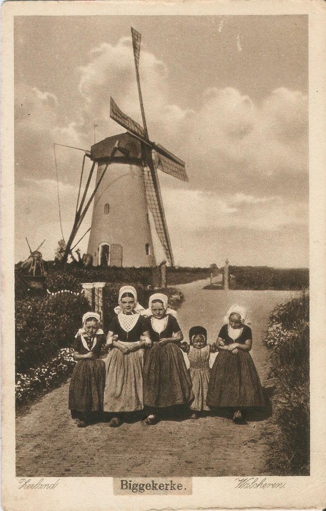 Zeeland Walcheren klederdracht molen Biggekerke 1927, Ophalen of Verzenden, 1920 tot 1940, Gelopen, Zeeland