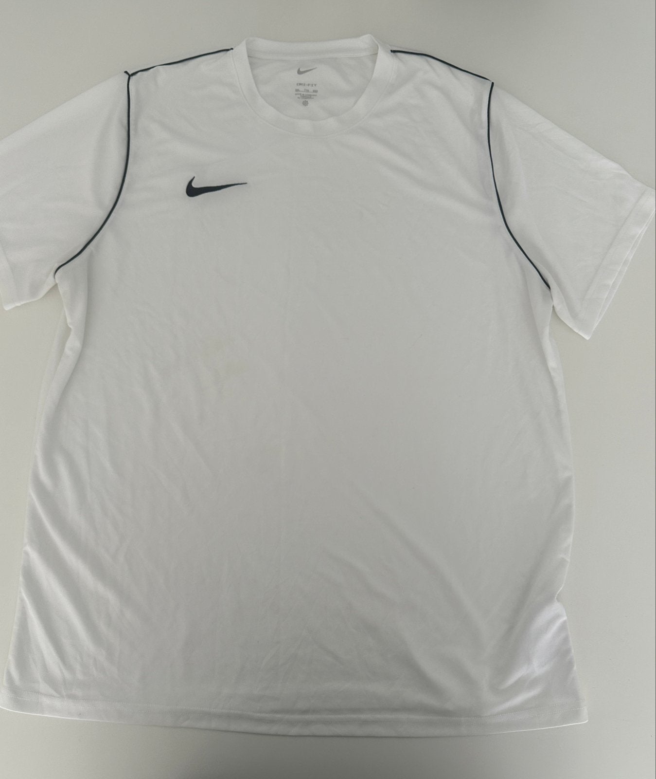 Nike Dry-Fit Sportshirt - Wit en Zwart, Fitness, Wit, Ophalen of Verzenden, Maat 56/58 (XL)