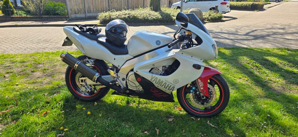 Yamaha YZF 1000 R Thunderace, Ophalen