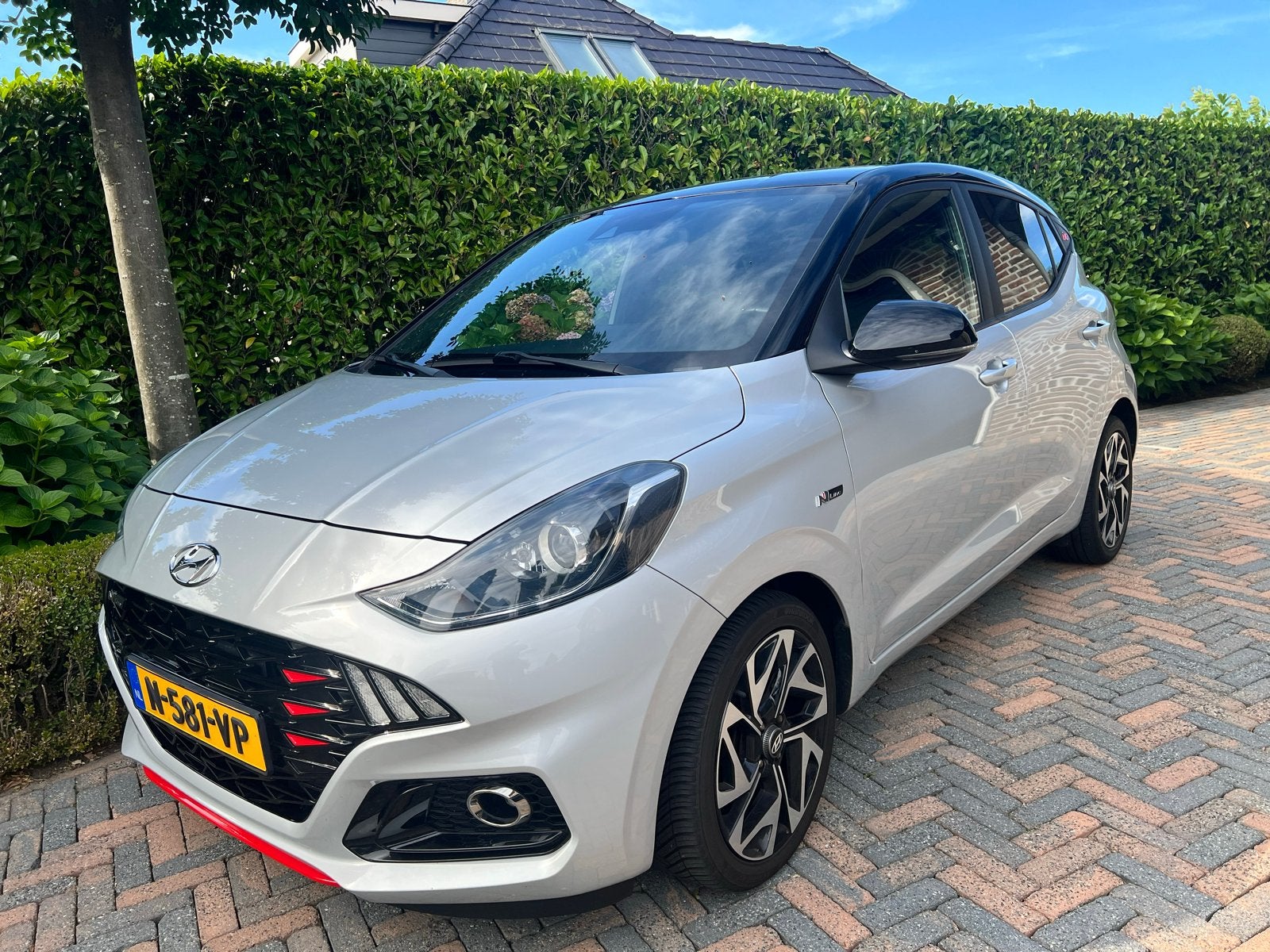 Hyundai i10 1.0i 100pk 2022 Grijs, Auto's, Voorwielaandrijving, 40 €/maand, Origineel Nederlands, Handgeschakeld