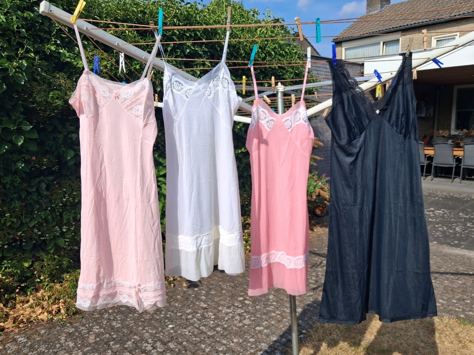 4x nostalgische / vintage oude onderjurken, Ophalen