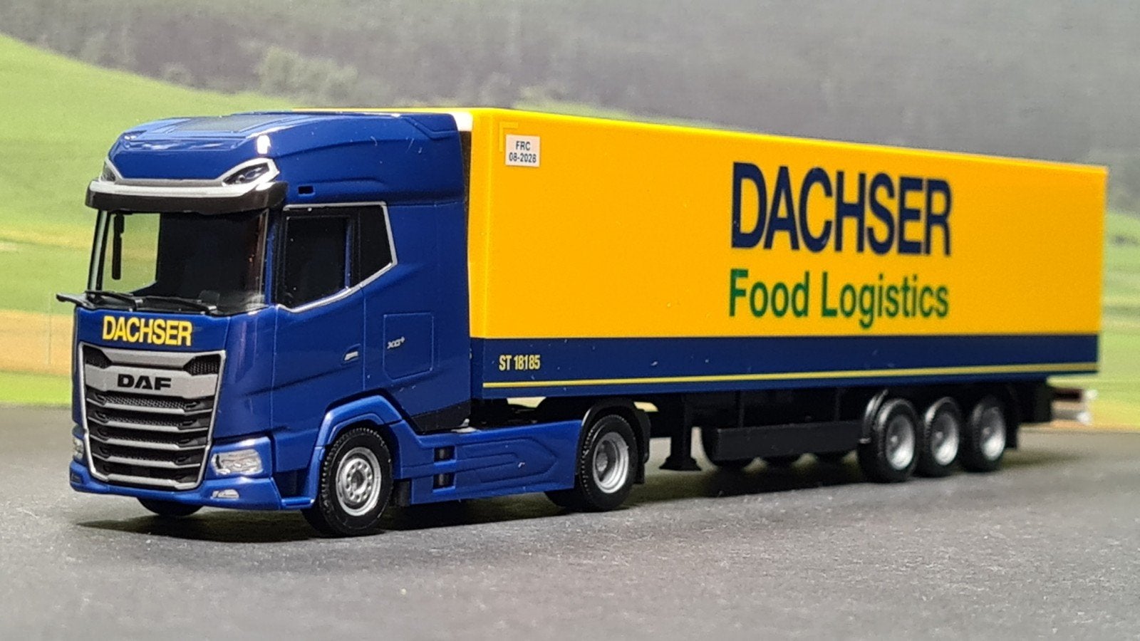 123 Herpa 1:87 Dachser Daf XG+ Koeltrailer, Ophalen of Verzenden, Nieuw, Bus of Vrachtwagen, Herpa