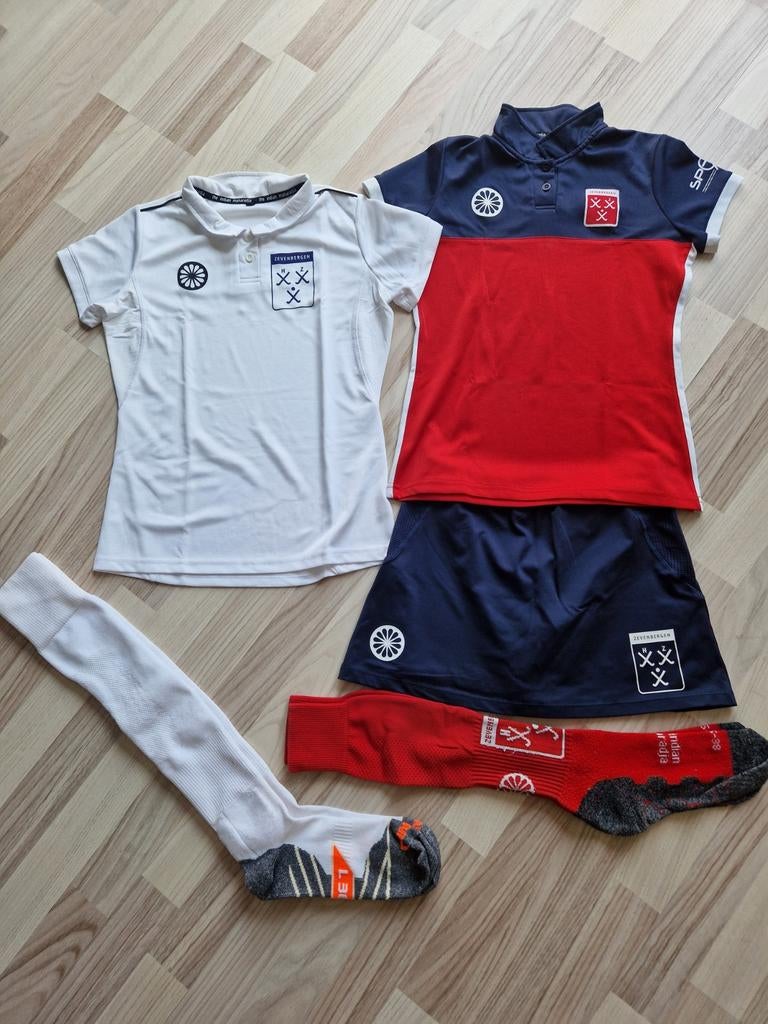 Tenue hockeyclub Zevenbergen, Ophalen, Set