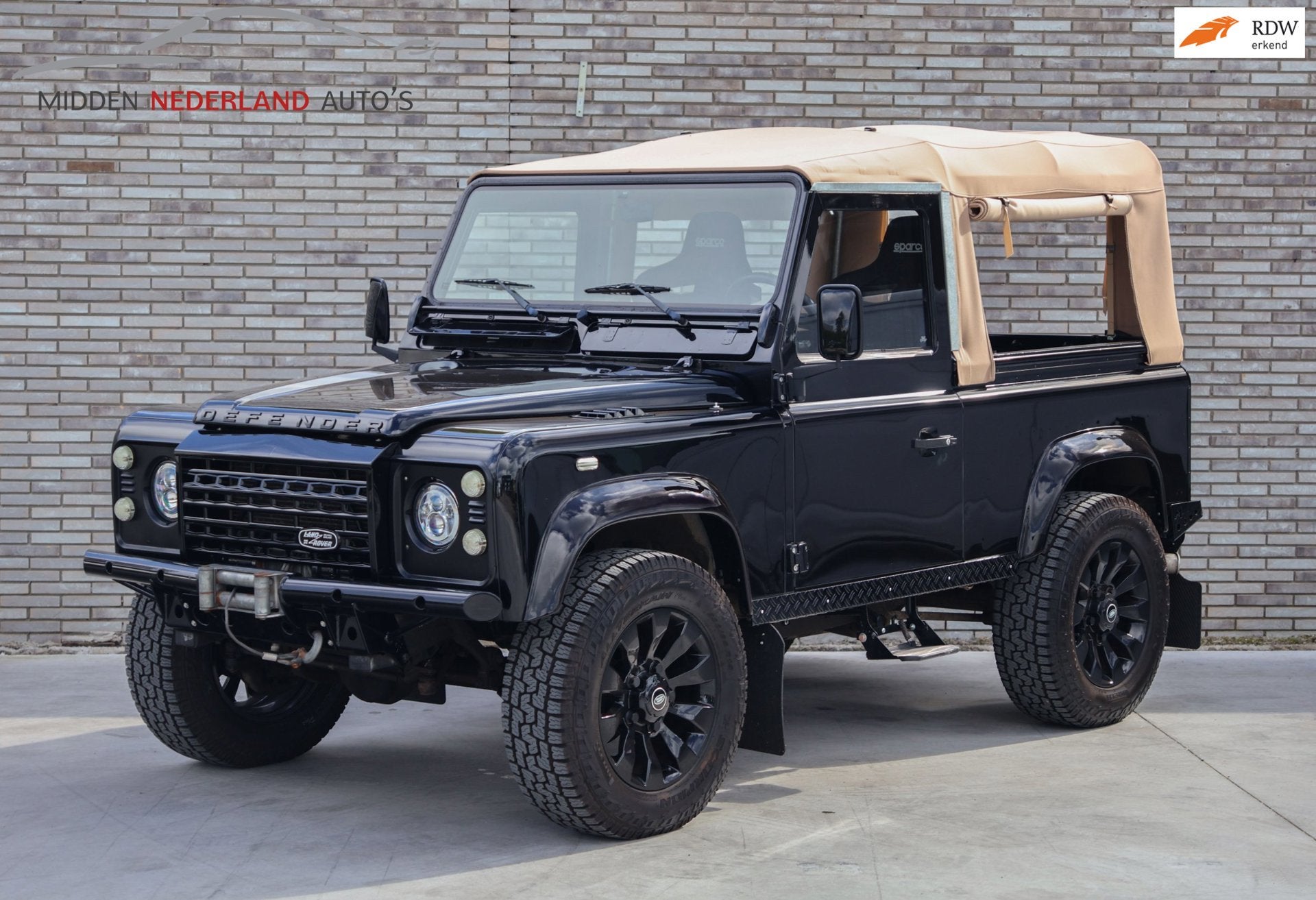 Land Rover Defender 2.5 Td5 SW 90" * CABRIOLET * SWATOOTH 18, Auto's, 2500 cc, Stof, Gebruikt, Zwart