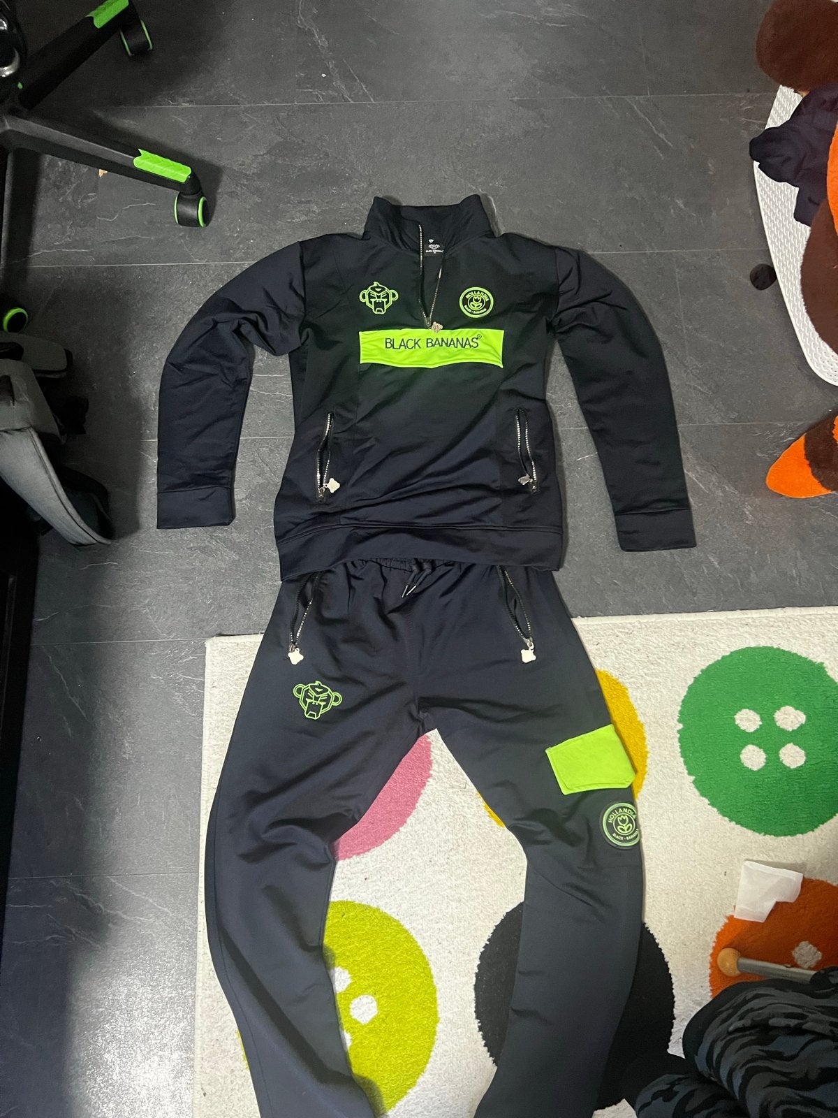 Black Bananas Trainingspak kinderenZwart/Neon Groen, Ophalen, Maat 48/50 (M), Zwart, Zo goed als nieuw