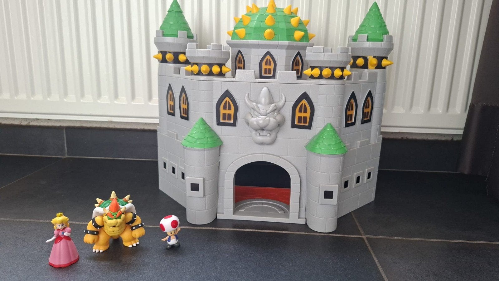 Super Mario Bowser Kasteel Speelset met Figuren, Ophalen, Zo goed als nieuw