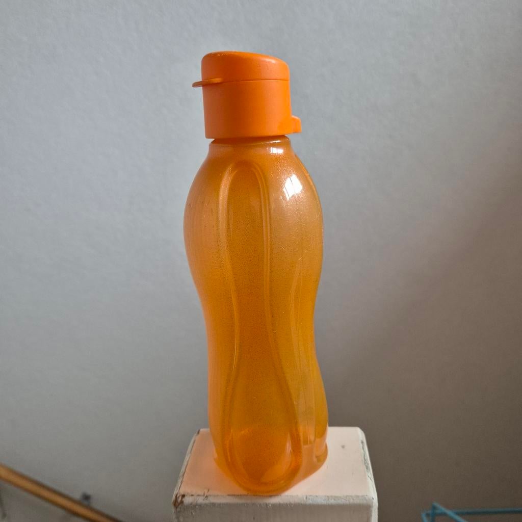 Tupperware waterfles oranje glitter 500ml ECO, Ophalen of Verzenden, Zo goed als nieuw, Oranje, Beker of Kan