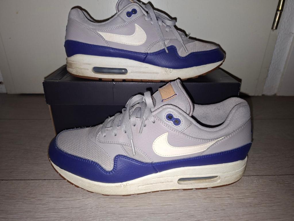 Nike Air Max 1 Atmosphere Grey Deep Royal Blue, Blauw, Nike, Ophalen of Verzenden, Sneakers of Gympen