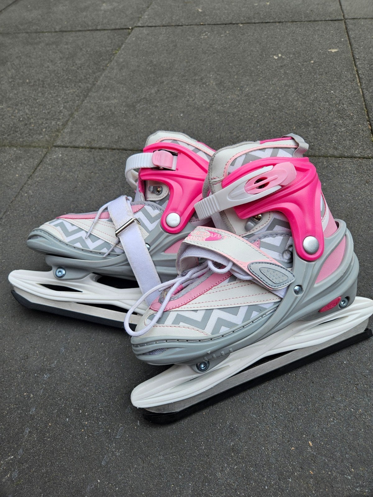 Nijdam Junior Schaatsen Roze/Wit - Maat 34-37 Verstelbaar, Sport en Fitness, Schaatsen, Ophalen, Gebruikt, IJshockeyschaatsen