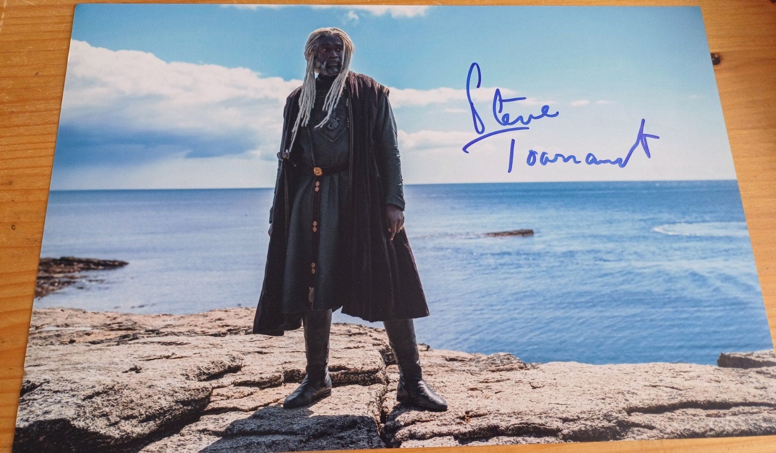 Steve Toussaint handtekening House of the Dragon foto 30x20c, Ophalen of Verzenden, Zo goed als nieuw, Foto of Kaart