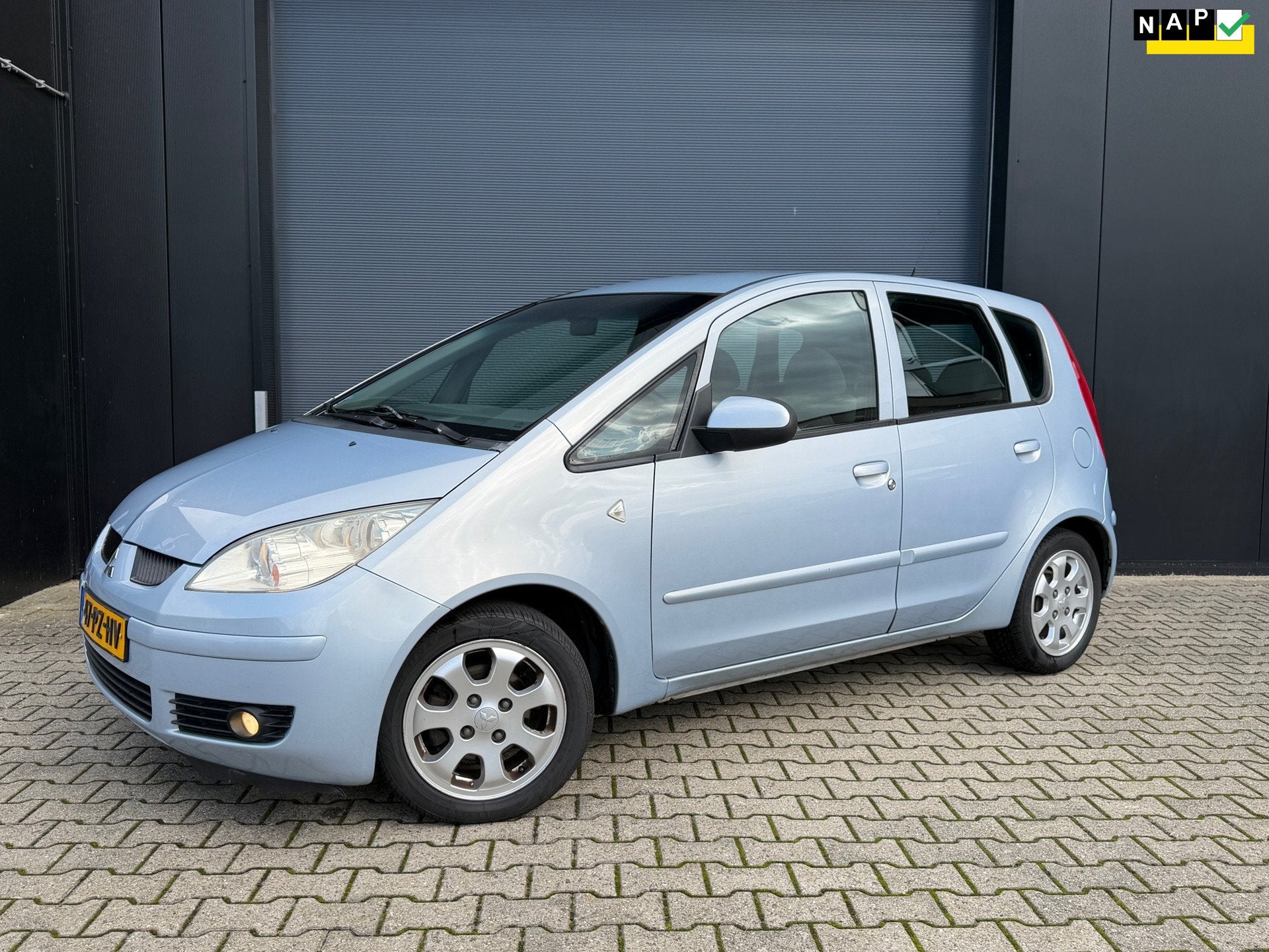 Mitsubishi Colt 1.3 Airco, 5DRS, origineel NL, Auto's, Stof, Gebruikt, Blauw, Colt