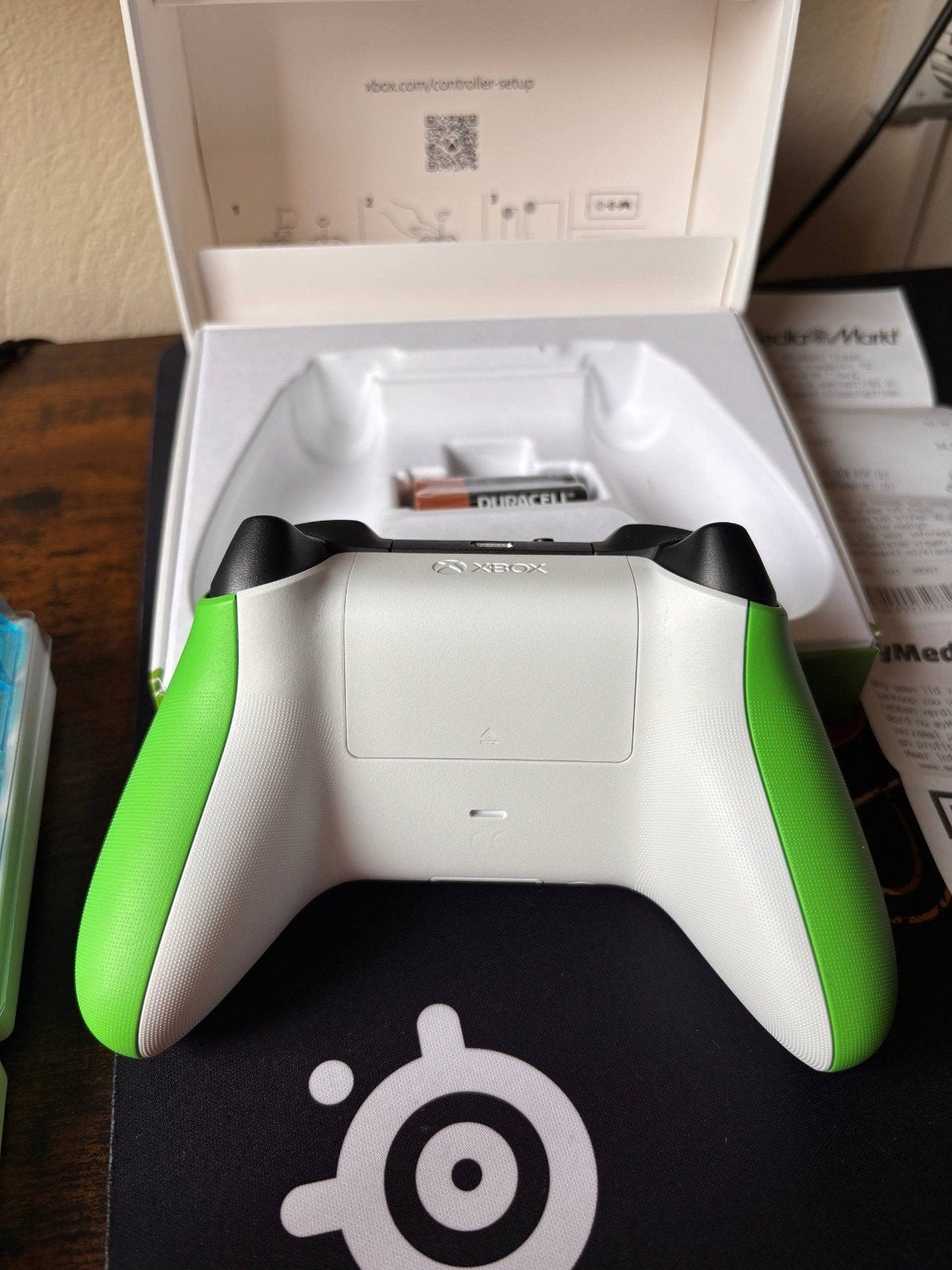 Foto 2 van Originele Xbox Wireless Controller Groen - Z.G.A.N.