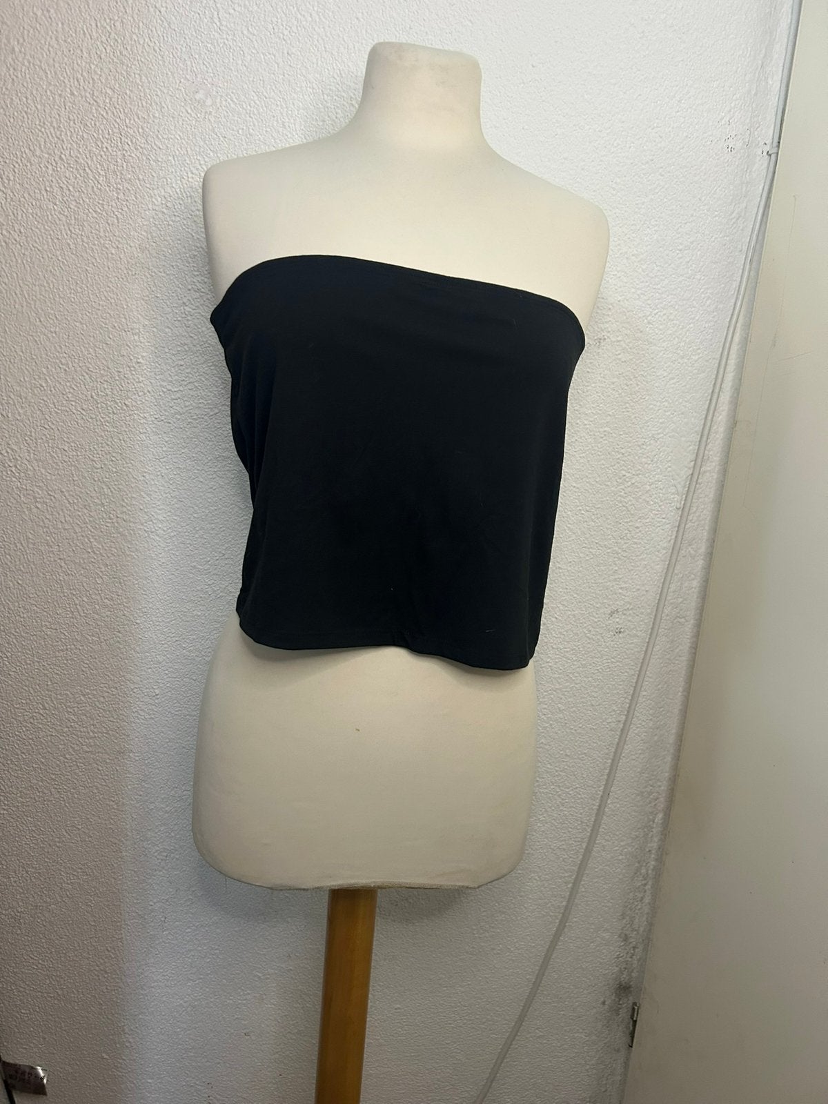 Zwarte bandeau dames croptop | Up2Fashion | maat L als nieuw, Zwart, Maat 42/44 (L), Ophalen of Verzenden, Zo goed als nieuw