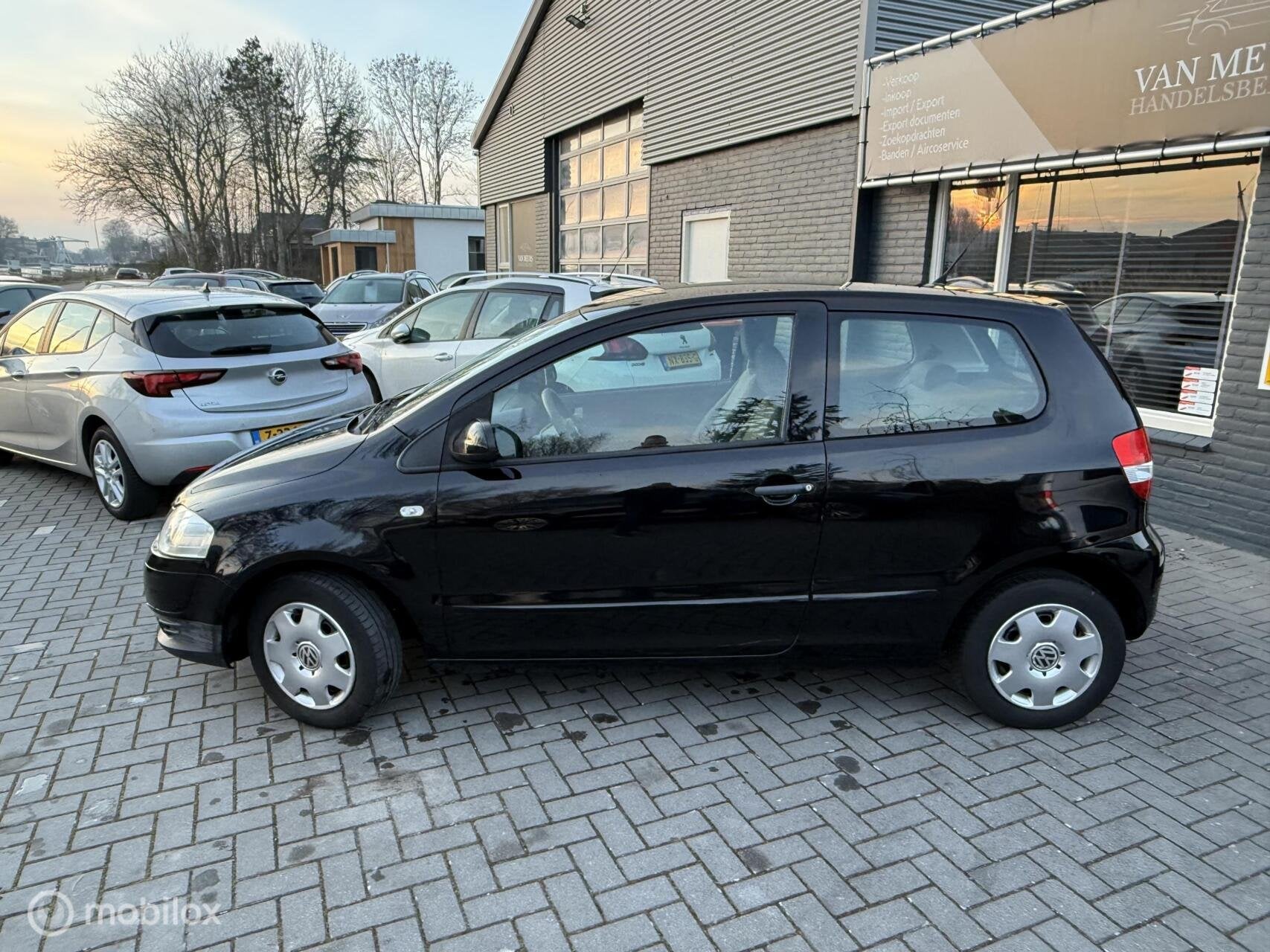 Volkswagen Fox 1.2 Trendline, apk 04-2027, Auto's, Voorwielaandrijving, Stof, Zwart, 969 kg