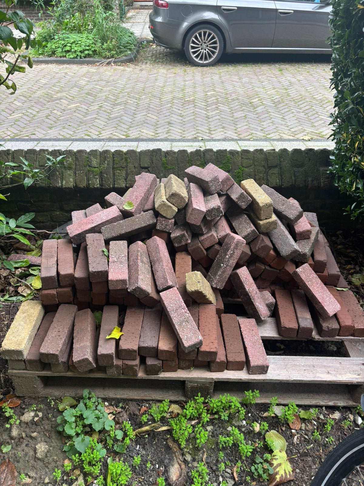 Waaltjes gratis ophalen!, Ophalen, Zo goed als nieuw, Bakstenen