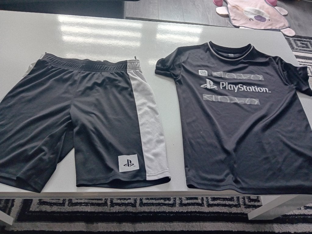 Playstation 5 set shirt & shorts maat 146/152 €3, Ophalen, Zo goed als nieuw, Setje, Onbekend
