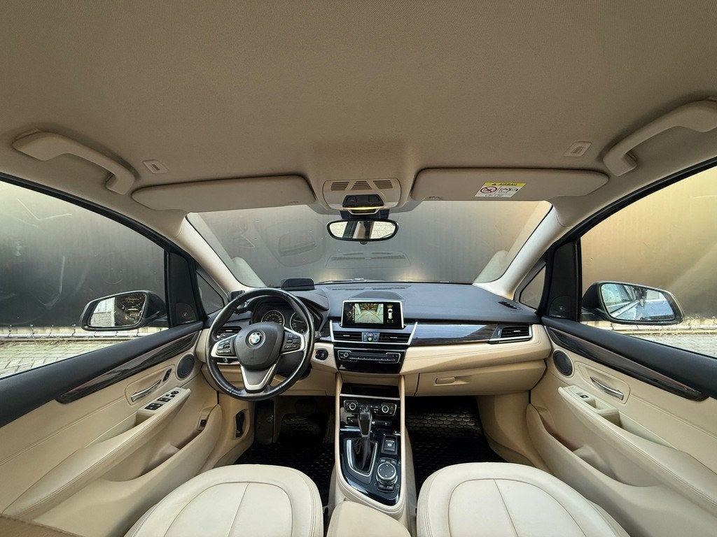 BMW 2-serie Gran Tourer 218i M Sport H&K H&U Leder Camera, Auto's, BMW, Automatische klimaatregeling, 136 pk, Gebruikt, 2-Serie Gran Tourer