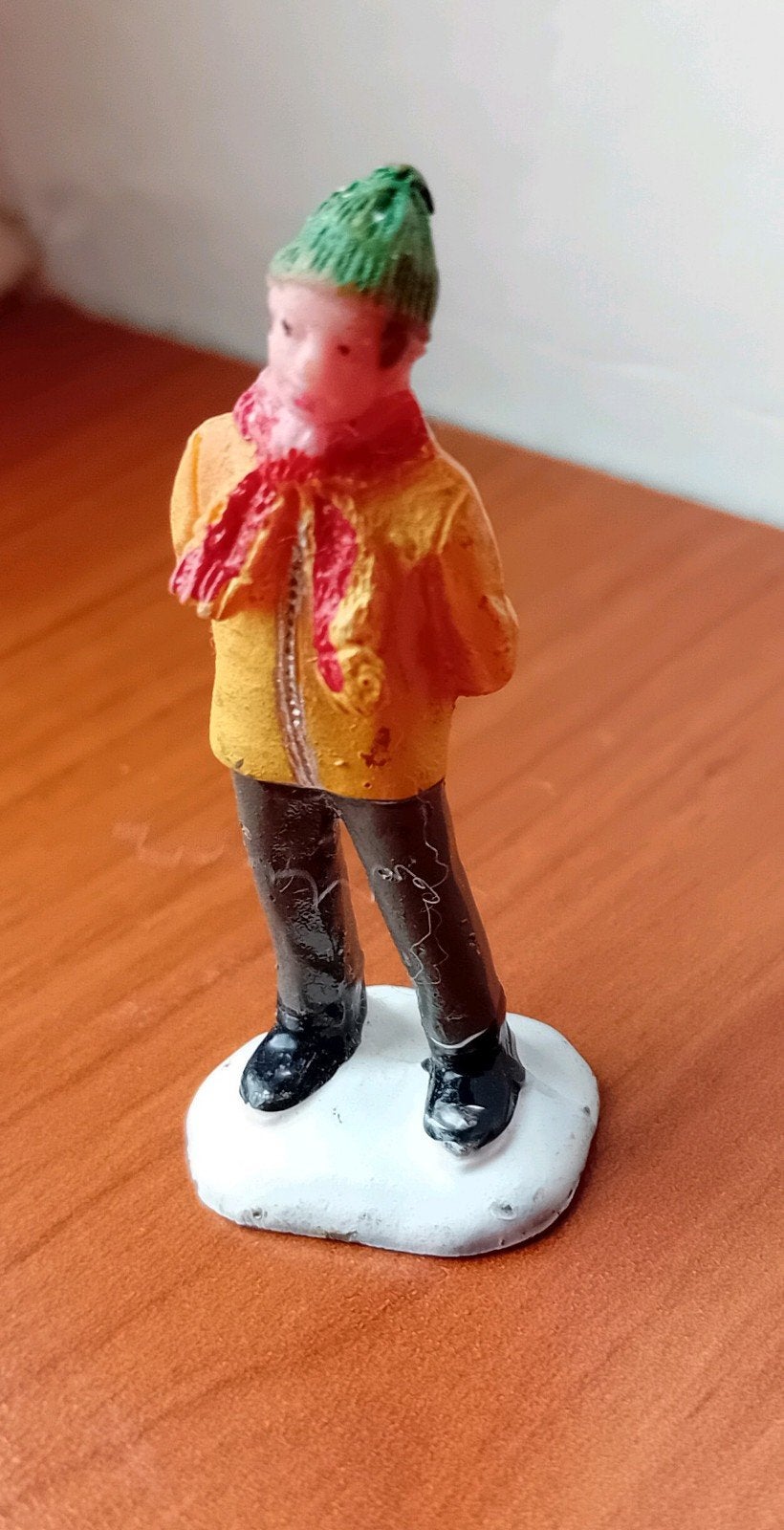 Lemax jongen,, Lemax figuur voor Kerstdorp, Diversen, Ophalen of Verzenden