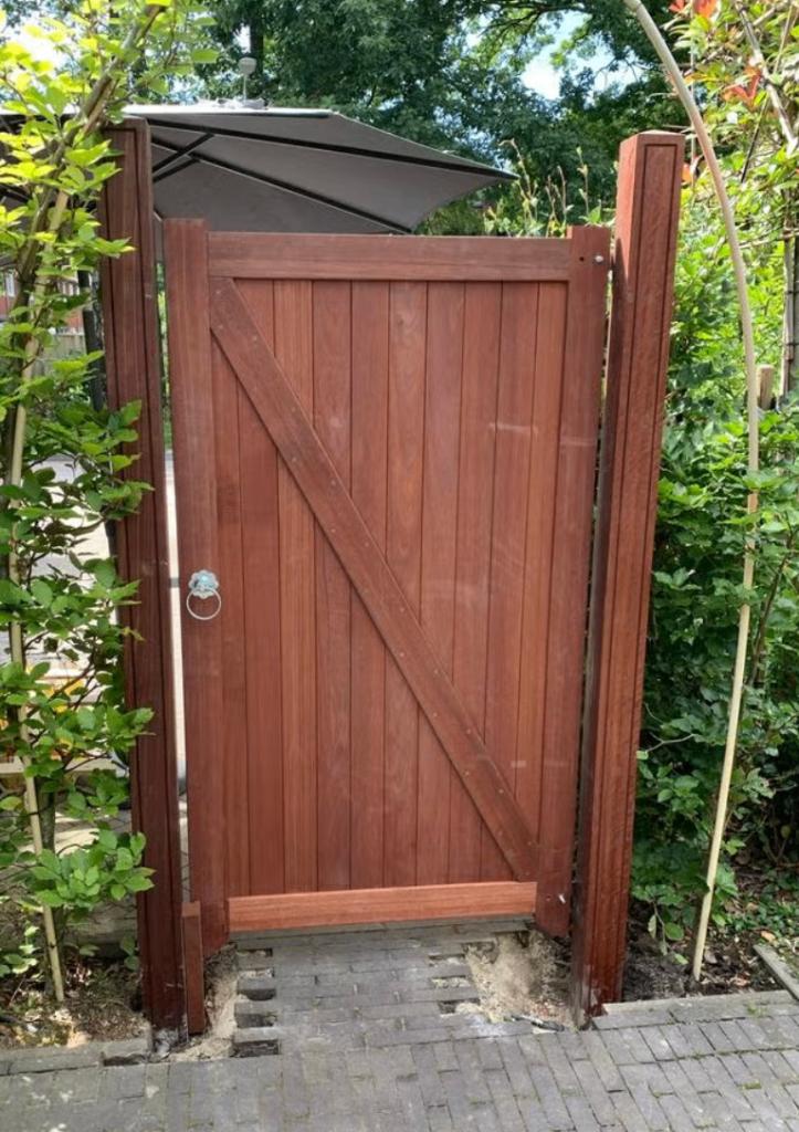 Zo goed als nieuw: Hardhout Tuinpoort 100x180 incl Palen, Tuin en Terras, Tuinpoorten, Ophalen, 100 tot 150 cm, Zo goed als nieuw