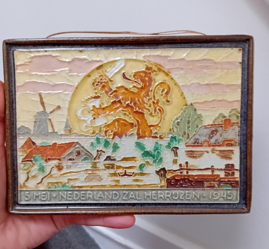 De Porceleyne Fles Cloisonné Oorlogs Tegel Royal Delft nr 2, Verzenden