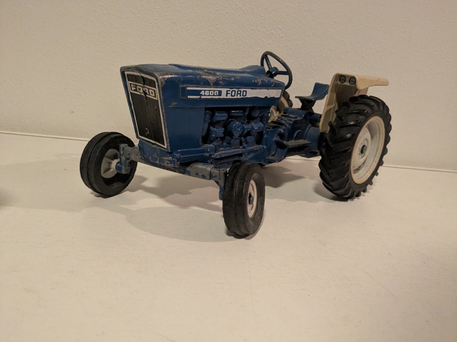 ERTL Ford 4600., Ophalen of Verzenden, Gebruikt, Auto