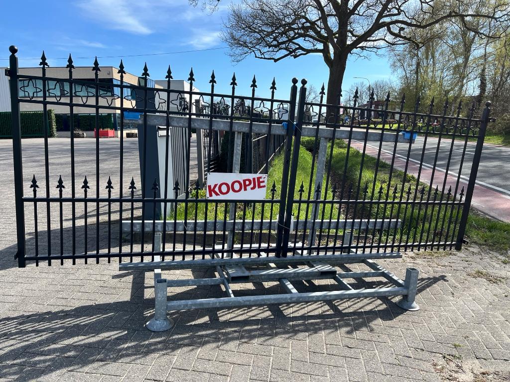 dubbele sierpoort met slot, Ophalen, Nieuw, 150 tot 200 cm, IJzer