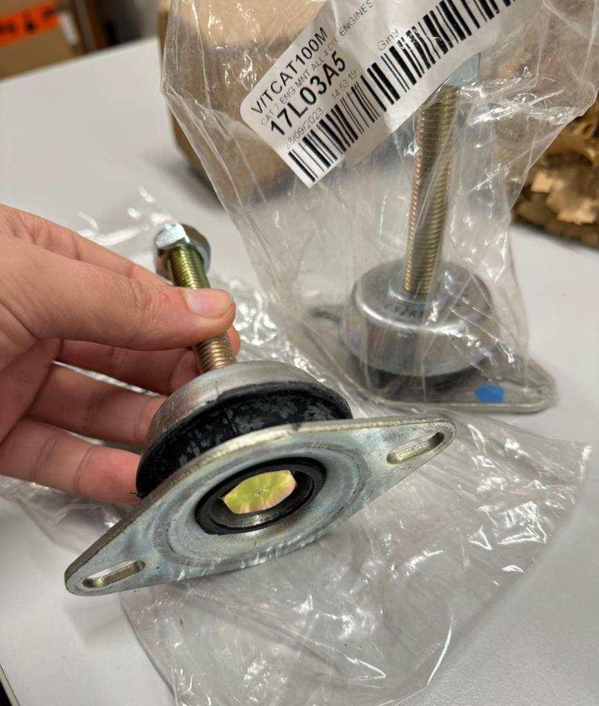 2 stuks - Caterham 7 Vibra 73-07 motorbevestiging autosport, Ophalen of Verzenden, H, H, H