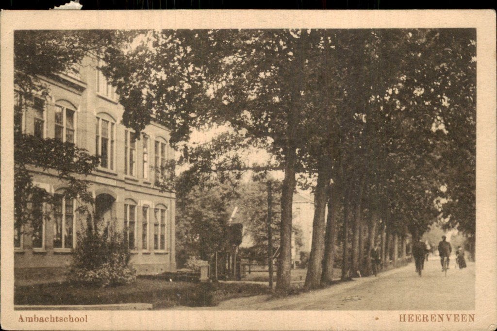 Heerenveen - Ambachtschool - Laan met bomen, Ophalen of Verzenden, Voor 1920, Gelopen, Friesland