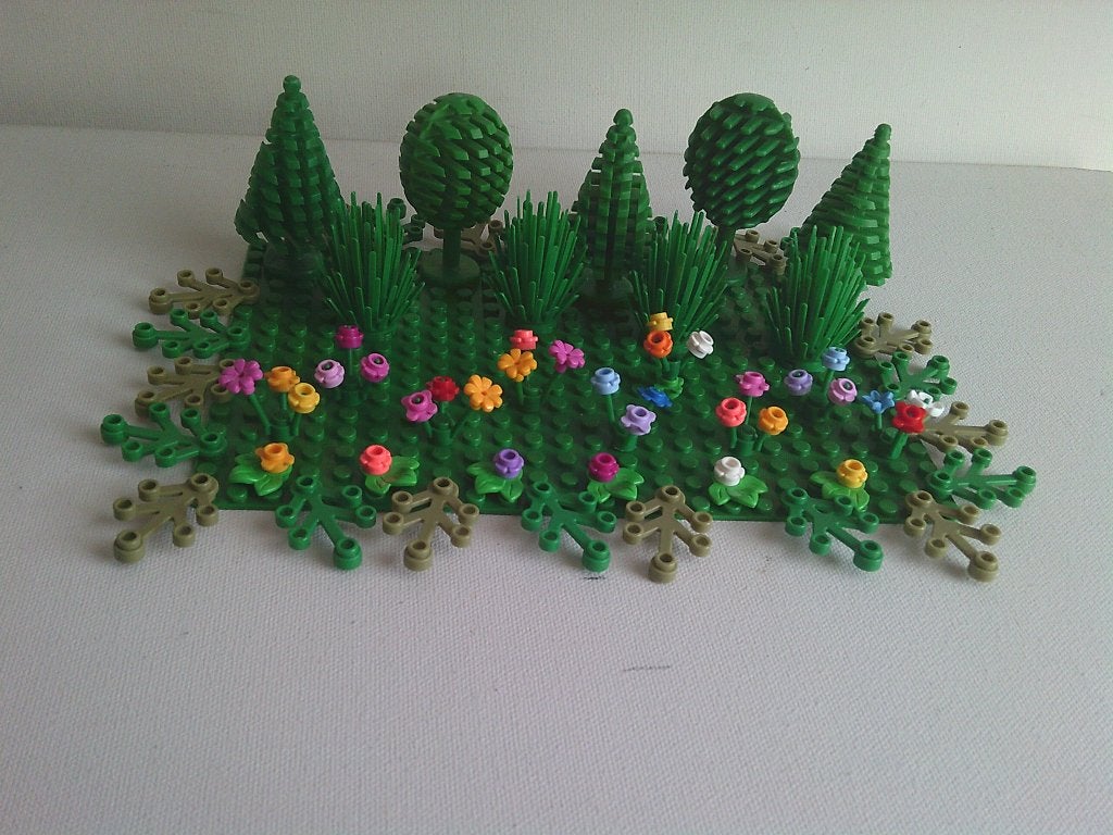 Lego: Grondplaat 18x24+bomen+bloemen+struiken+bladeren, Kinderen en Baby's, Speelgoed | Duplo en Lego, Verzenden, Zo goed als nieuw