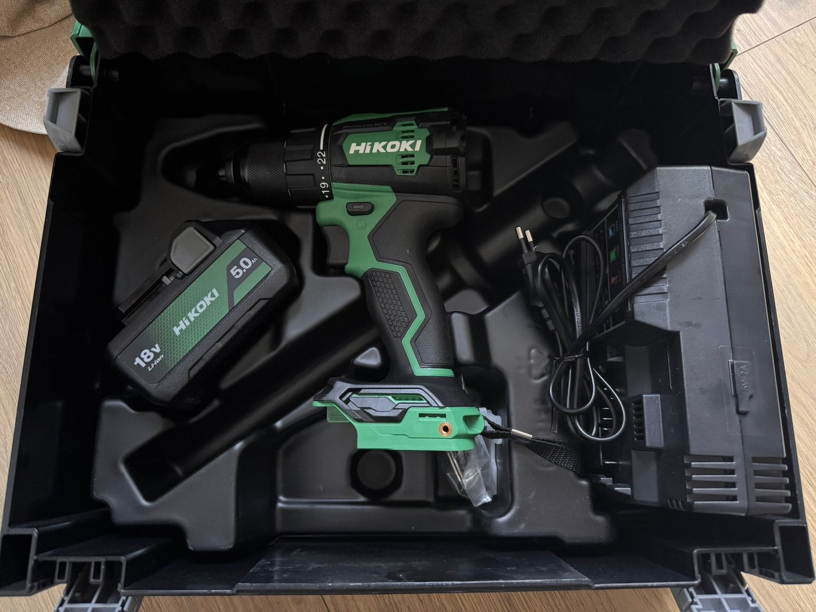 HiKOKI DS18DEW2Z 18V incl. accu's en lader, Ophalen of Verzenden, Nieuw, Boor- en Schroefmachine, Variabele snelheid