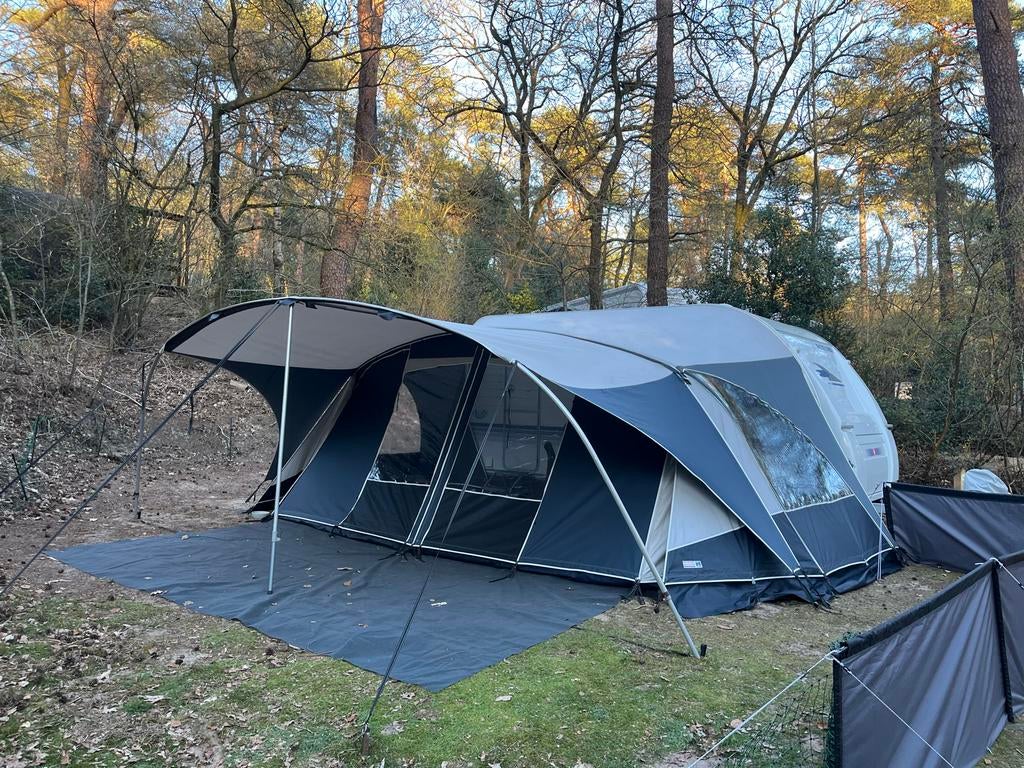 Adria Adora 432 PS uit 2004 met Unico Verona luifel en mover, Caravans en Kamperen, Caravans, Frans bed, Treinzit, 750 - 1000 kg