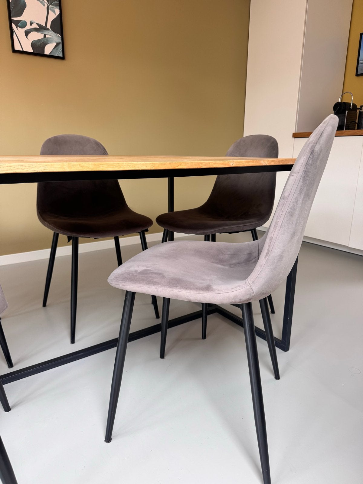 6x Grijze fluwelen kuipstoelen - Eetkamerstoelen, Ophalen, Zo goed als nieuw, Vijf, Zes of meer stoelen, Stof