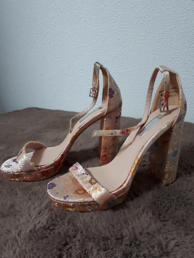 Schoenen dames sandalen maat 37/ 38, Ophalen, Zo goed als nieuw, Sandalen of Muiltjes