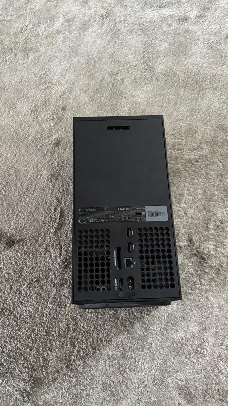 Foto 5 van Xbox Series X met controller en 4 topgames