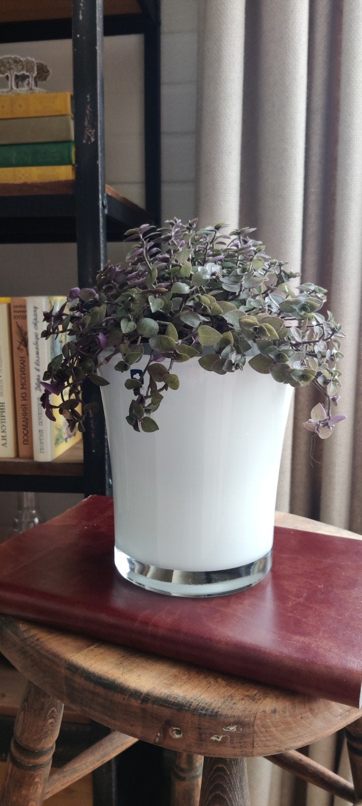 ​Prachtige witte glazen bloempot / vaas., Huis en Inrichting, Woonaccessoires | Vazen, Wit, Ophalen of Verzenden, Minder dan 50 cm