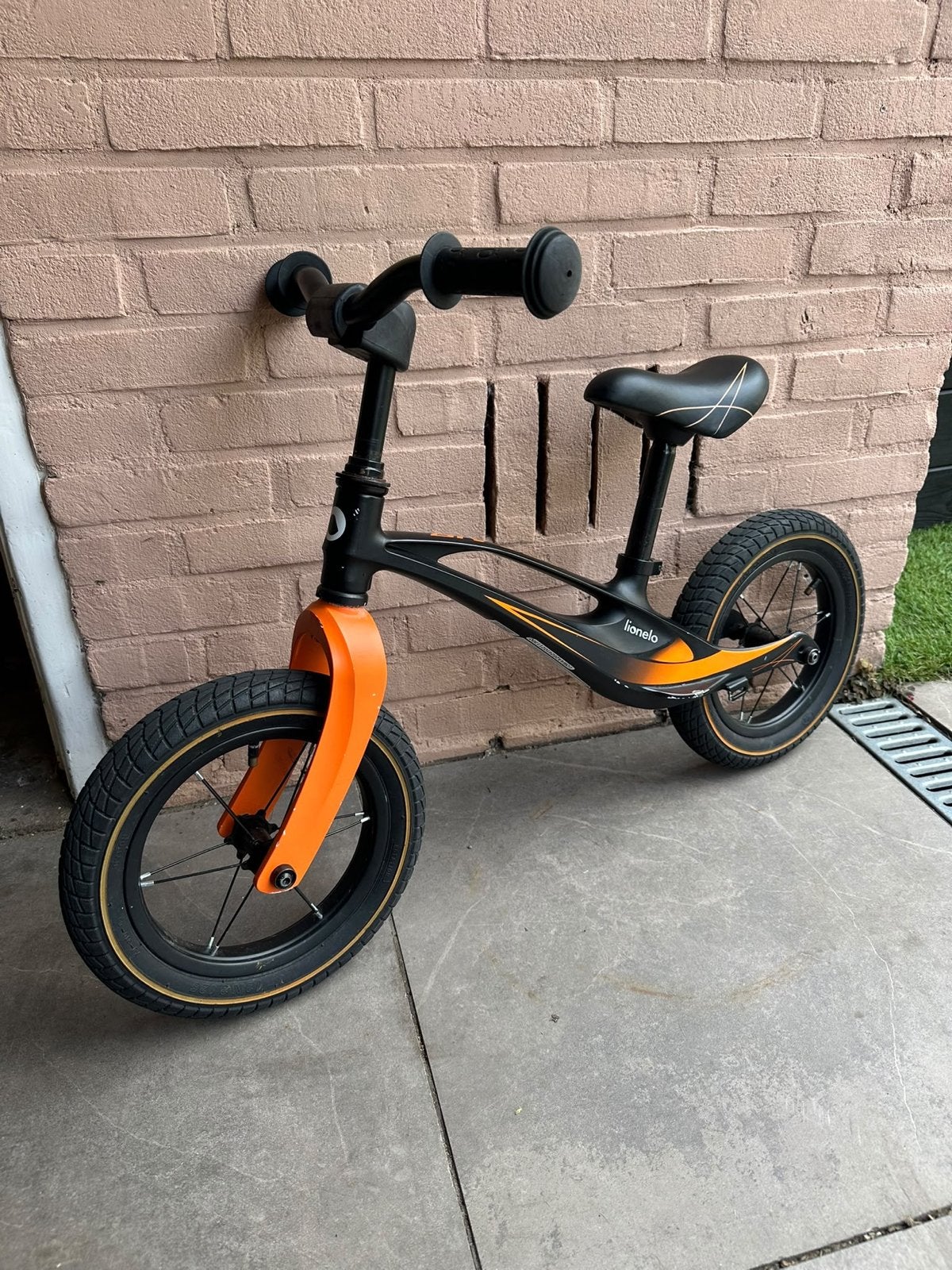 Lionelo Bart Air loopfiets - Zwart/Oranje, Ophalen, Gebruikt, 16 tot 20 inch