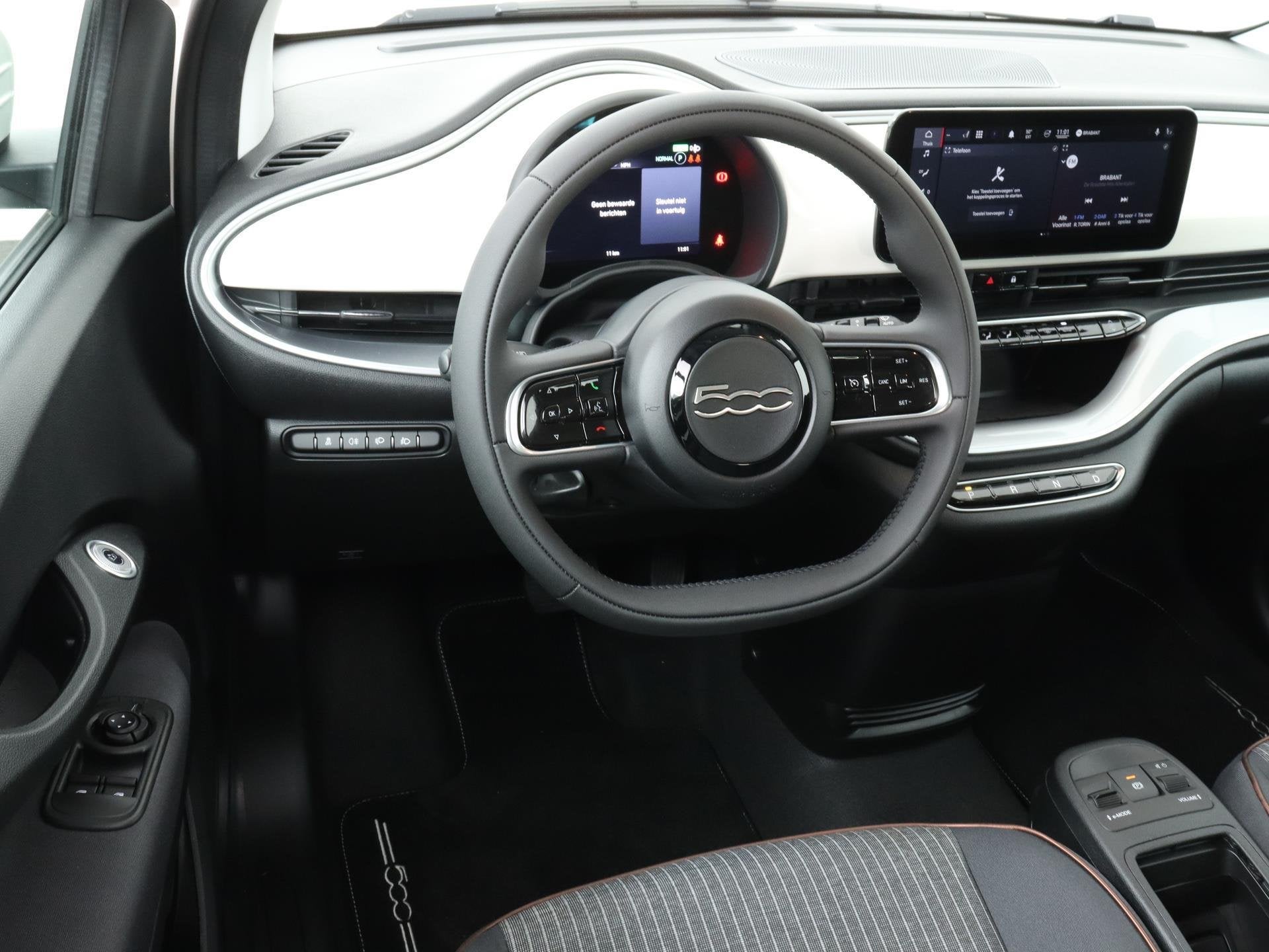 Fiat 500e Icon 42 kWh | Navigatie | Winterpack Stoelverwarmi, Auto's, Stof, 4 stoelen, Wit, Origineel Nederlands