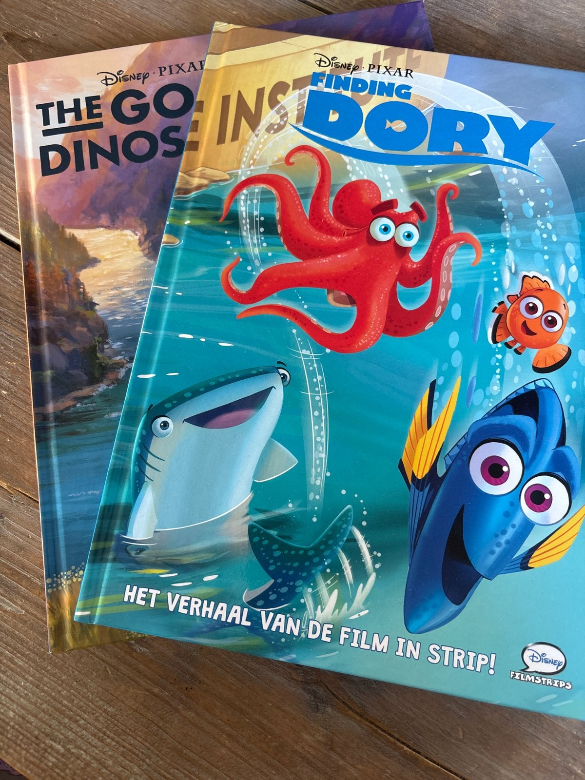 Disney : Finding Dory & The Good Dinosaur harde kaft SAMEN, Meerdere stripboeken, Ophalen of Verzenden, Zo goed als nieuw