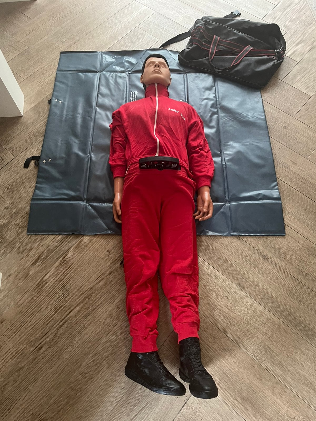 AmbuMan Full-Body Reanimatiepop Inclusief armen, benen, tas, Ophalen