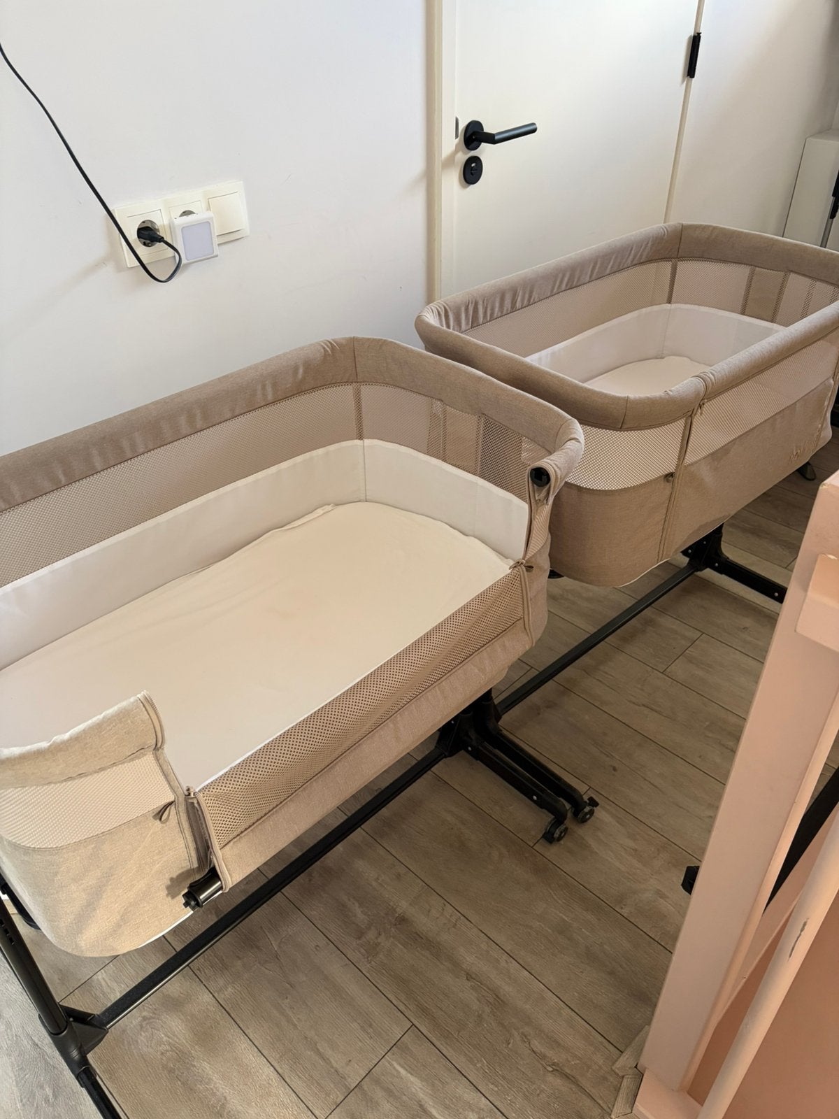 2 Co-Sleepers Novi Goodnight Solid Taupe, Kinderen en Baby's, Ophalen, Gebruikt, Minder dan 140 cm, Minder dan 70 cm