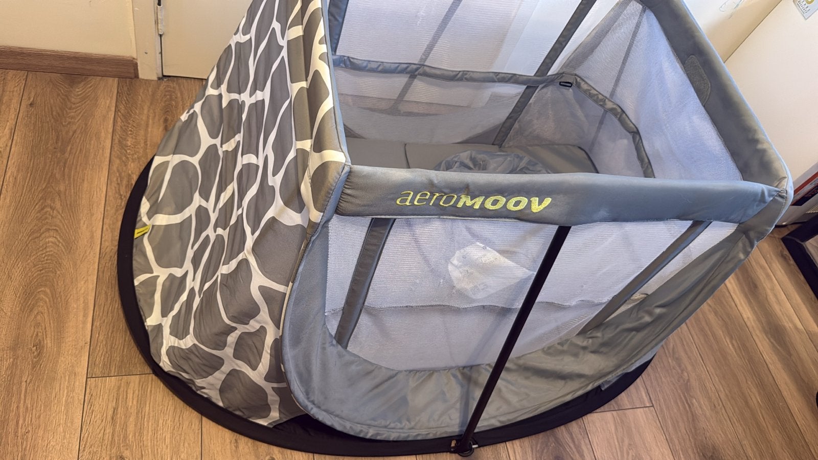 AeroMoov Reisbedje - Pop-up Reiswieg met Giraffe Print, Ophalen, Zo goed als nieuw, Reisbedje