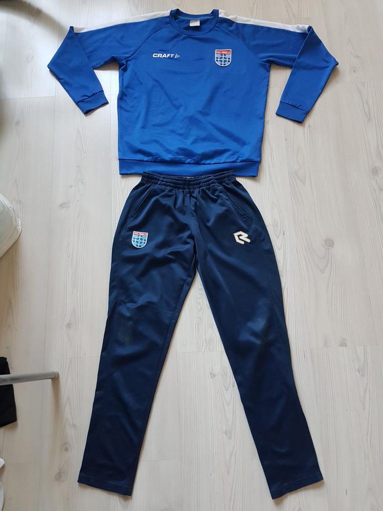 PEC Zwolle trainingspak size medium/small, Sport en Fitness, Voetbal, Zo goed als nieuw, Trainingspak, Ophalen of Verzenden