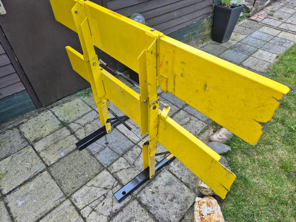 Opvouwbare afzetting / hekwerk, Ophalen