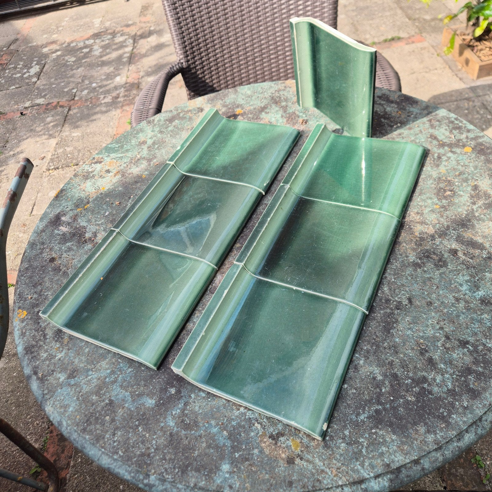 36 antieke groene plinten / plinttegels, Ophalen