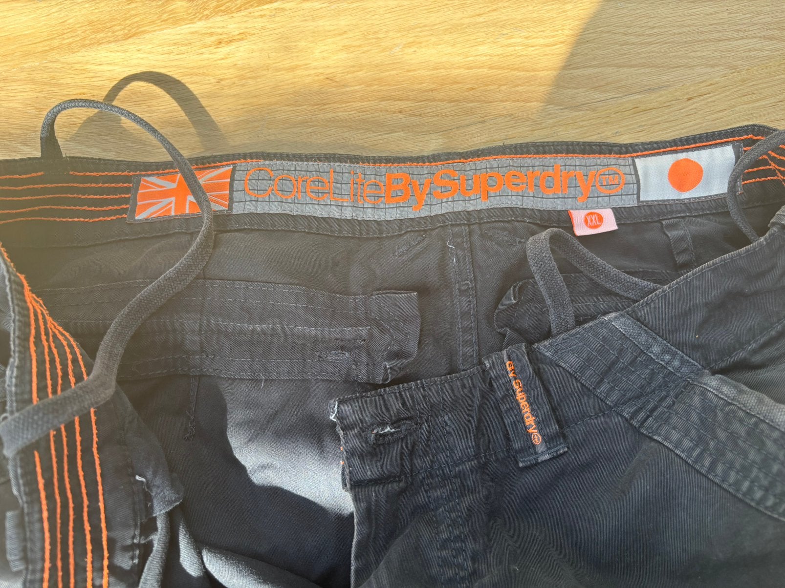Te koop superdry korte broek, W36 - W38 (confectie 52/54), Zwart, Ophalen of Verzenden, Gedragen