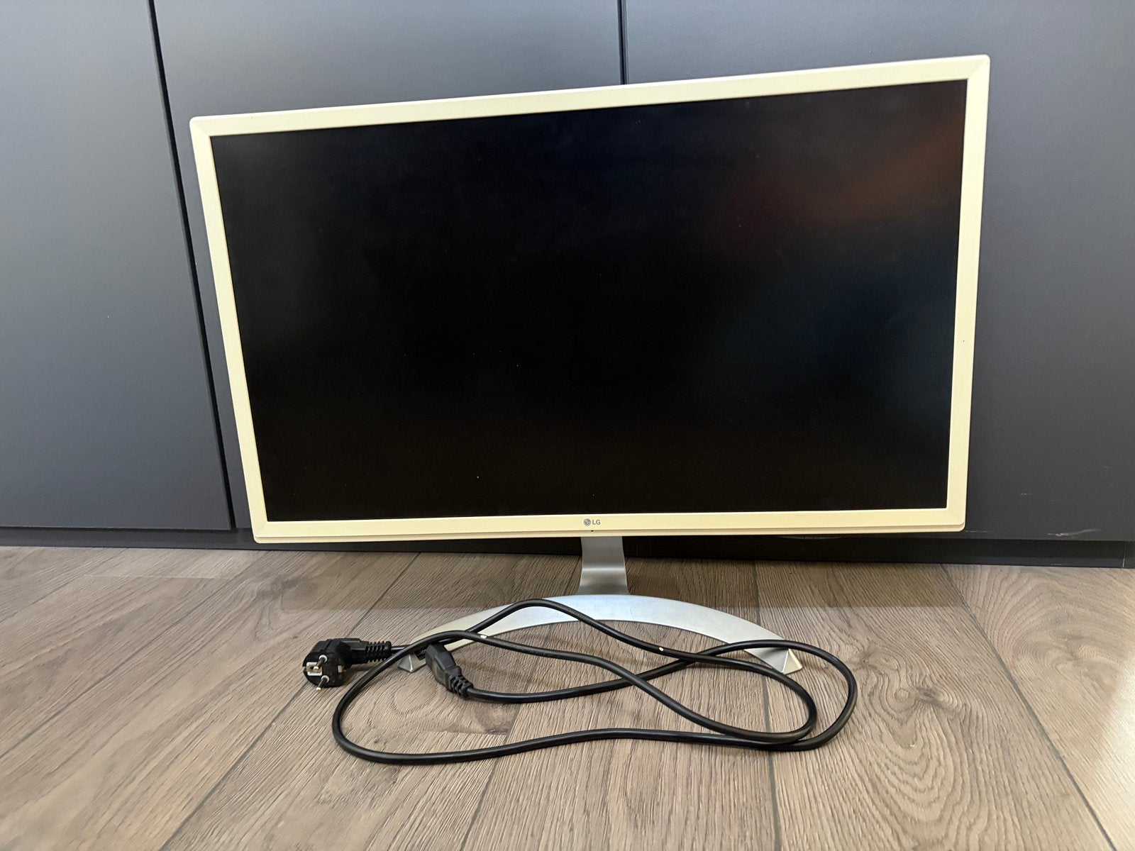 LG 27UD59-W - 27 inch 4K IPS monitor