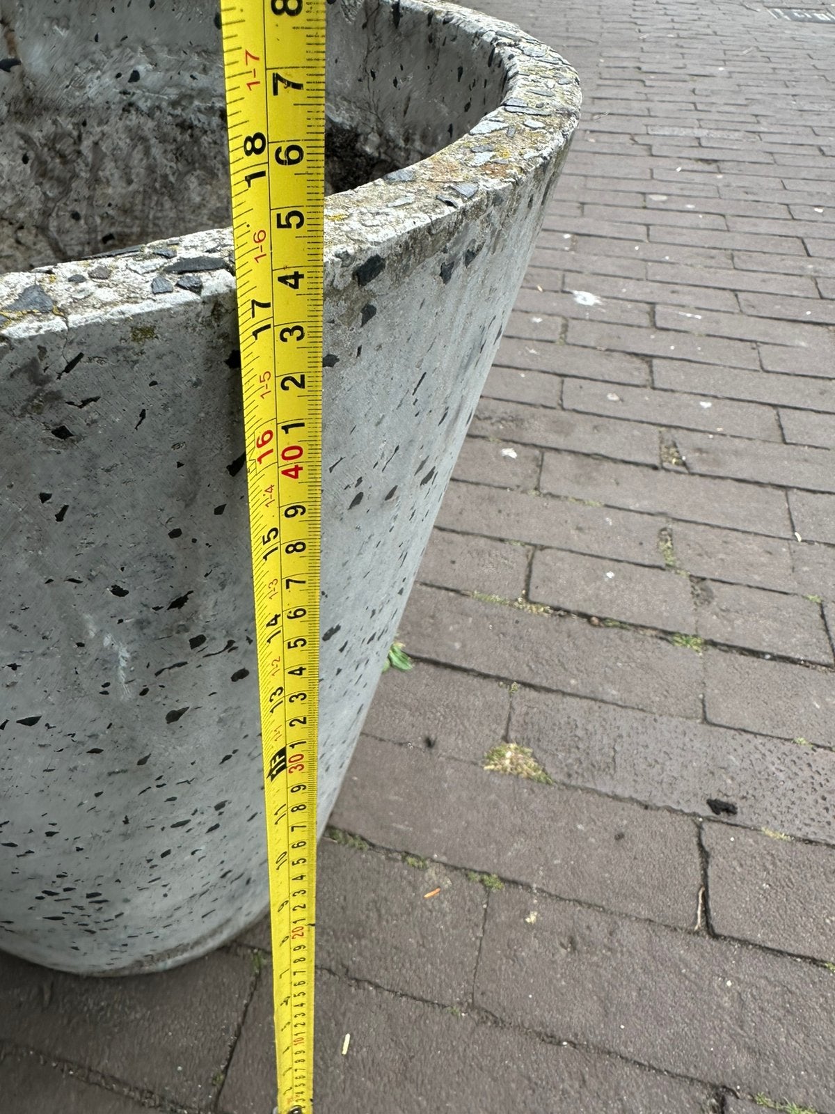 Grote betonnen bloempot, robuust en duurzaam, Tuin en Terras, Bloempotten, Ophalen, Gebruikt, Balkon, 40 cm of meer