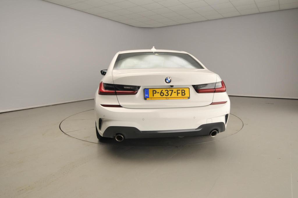 BMW 3 Serie Sedan 318i | M-Sportpakket | LED | Leder | Navig, Auto's, BMW, Automaat, Gebruikt, Euro 6, 1465 kg