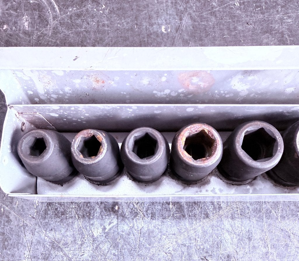SLAGDOPPEN SET IN METALEN KISTJE., Ophalen of Verzenden
